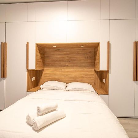 Piata Romana, Two Bedrooms Apartment Бухарест Екстер'єр фото